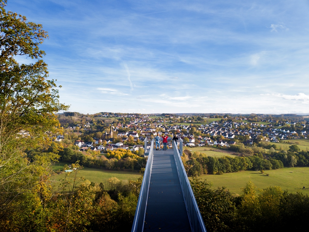 Der Skywalk in Warstein im Naturpark Arnsberger Wald. © Sauerland- Tourismus e. V./Sabrinity/REACT-E