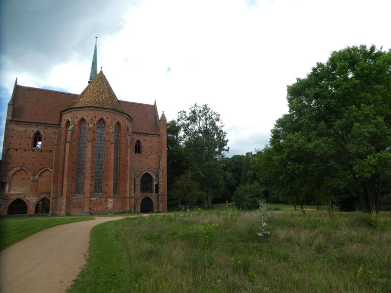 Sauberkeitsstreifen-Kloster-Chorin-Hanna-Rubenbauer-scaled